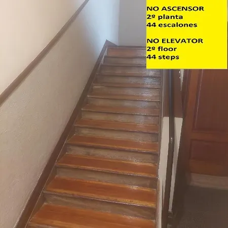 Center 90's Parking *