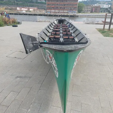 Center 90's Parking Бильбао