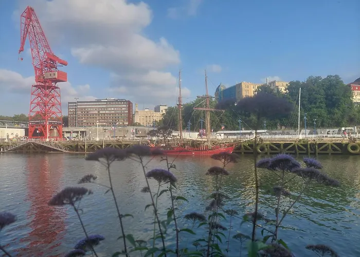 Center 90's Parking * بلباو