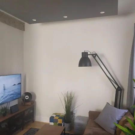 Center 90's Parking Homestay szállás *