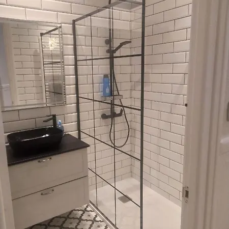 Center 90's Parking Homestay szállás